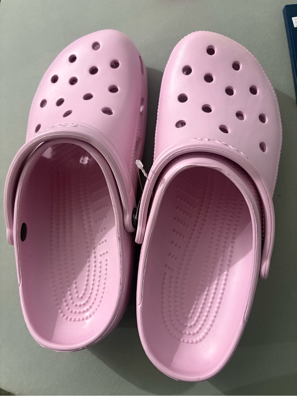 9M/11W CROCS Classic Clog in Light Pink
